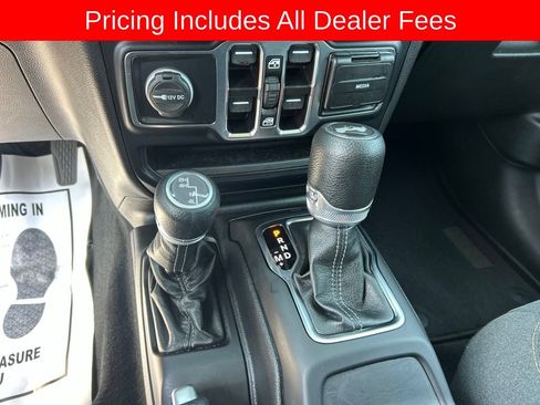 Used 2024 Jeep Wrangler Unlimited Sport AWD/4WD image 11