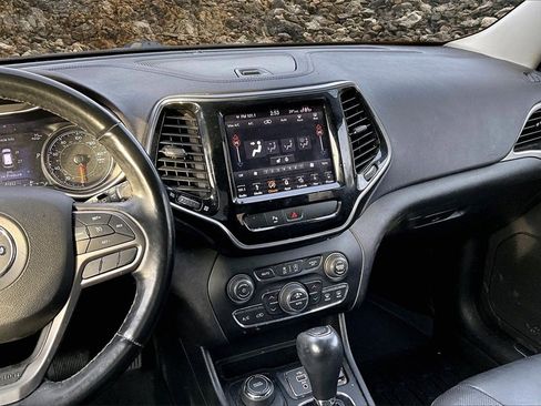 Used 2019 Jeep Cherokee Limited image 6