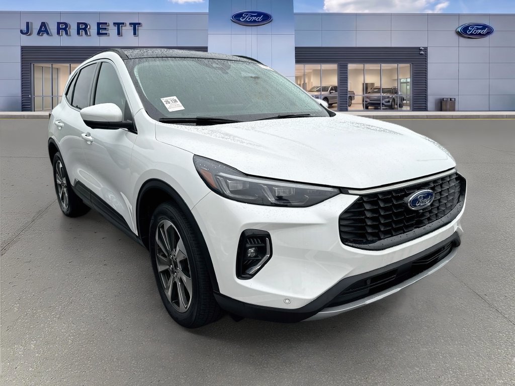 Used 2023 Ford Escape Platinum AWD/4WD image 1