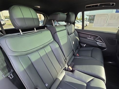 Certified 2025 Land Rover Range Rover Long Wheelbase SE AWD/4WD image 18
