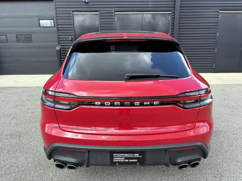 Certified 2026 Porsche Macan AWD/4WD image 9