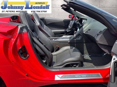 Used 2016 Chevrolet Corvette Stingray Convertible RWD image 8