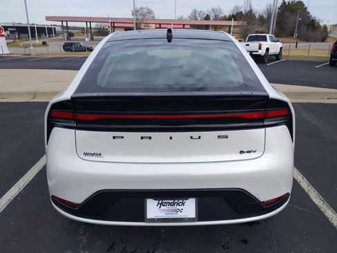 New 2026 Toyota Prius AWD image 8
