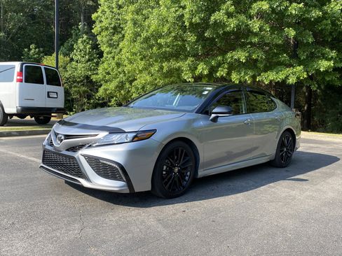 Used 2024 Toyota Camry XSE FWD image 5