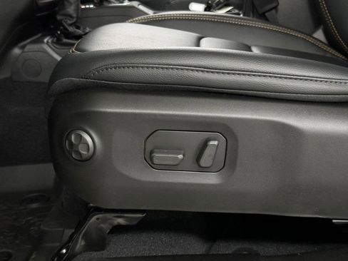 New 2025 Jeep Gladiator Sport w/ Premium Package image 17