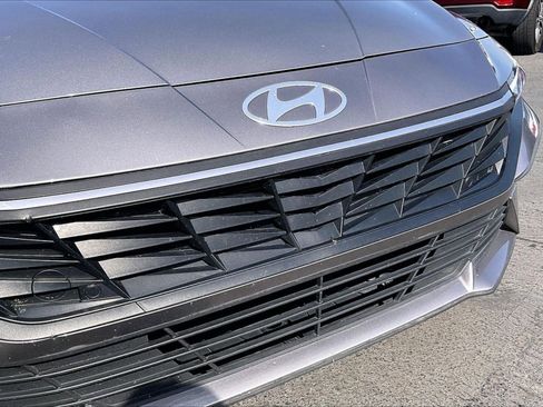 Used 2024 Hyundai Elantra SE image 28