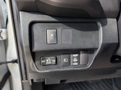Used 2021 Toyota Tacoma TRD Sport w/ TRD Premium Sport Package AWD/4WD image 30
