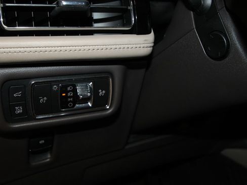 Used 2022 Lincoln Nautilus Reserve w/ Equipment Group 201A AWD/4WD image 11