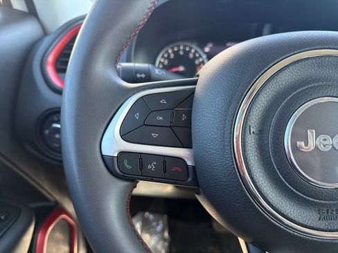 Used 2023 Jeep Renegade Trailhawk AWD/4WD image 15