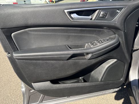 Used 2024 Ford Edge Titanium AWD/4WD image 11