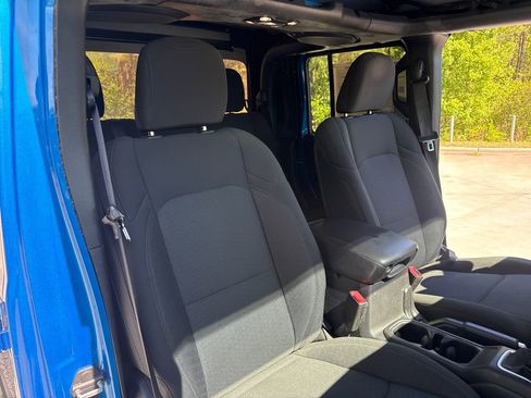 Used 2021 Jeep Gladiator Willys image 30