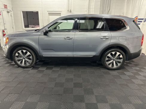 Used 2022 Kia Telluride EX w/ EX Premium Package image 6