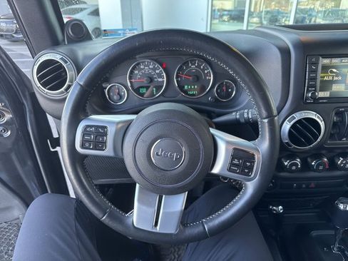 Used 2014 Jeep Wrangler Unlimited Sport image 8