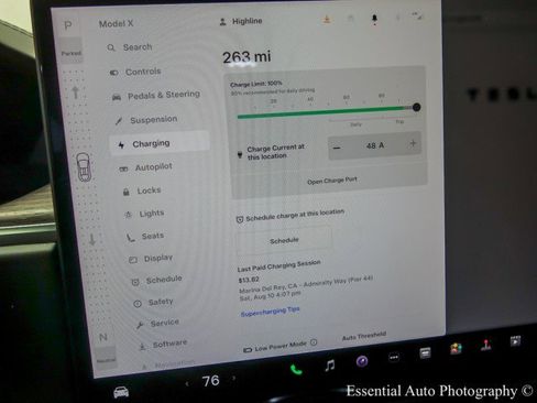 Used 2022 Tesla Model X image 30