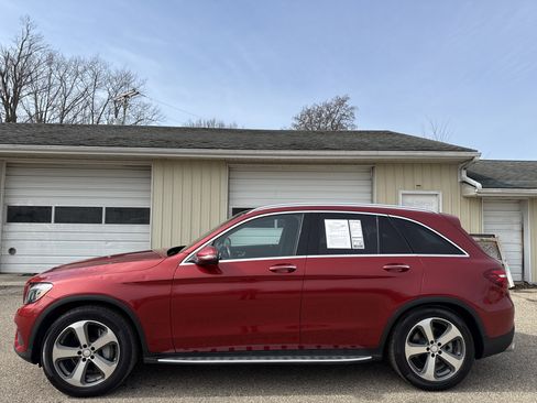 Used 2016 Mercedes-Benz GLC 300 4MATIC w/ Driver Assistance Package image 9