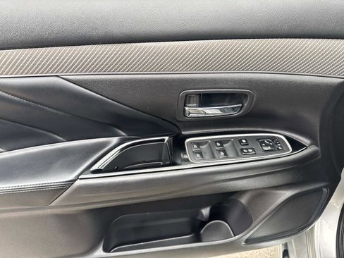 Used 2022 Mitsubishi Outlander GT AWD/4WD image 15