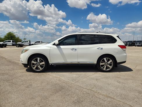 Used 2016 Nissan Pathfinder Platinum w/ Cargo Package FWD image 4