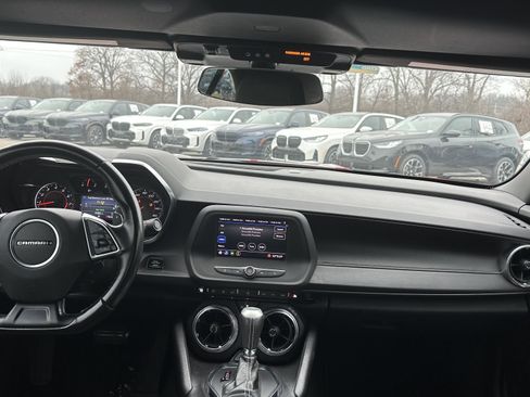 Used 2020 Chevrolet Camaro LT image 30