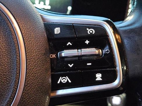 Used 2024 Kia Carnival SX image 14