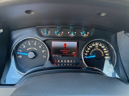 Used 2014 Ford F150 XLT w/ Equipment Group 302A Luxury AWD/4WD image 14