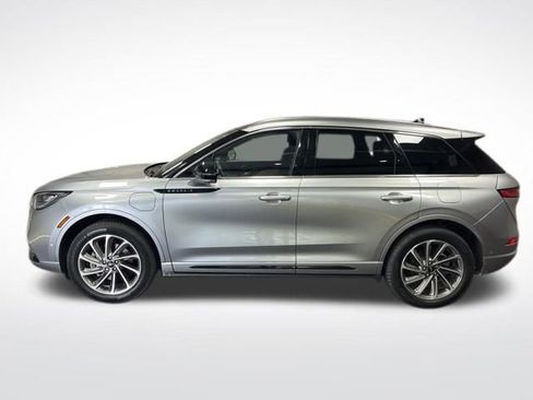 Used 2022 Lincoln Corsair Grand Touring image 2