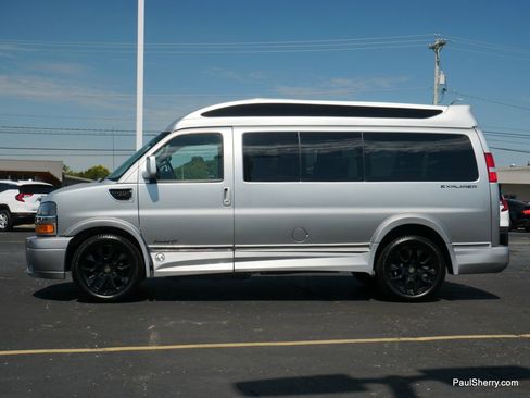 Used 2023 Chevrolet Express 2500 image 12