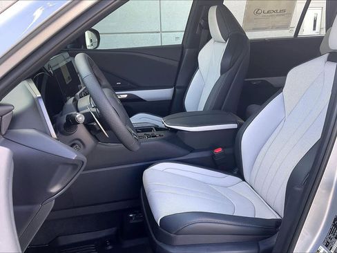 New 2026 Lexus TX 500h AWD image 9