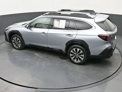 Used 2025 Subaru Outback Touring XT image 36