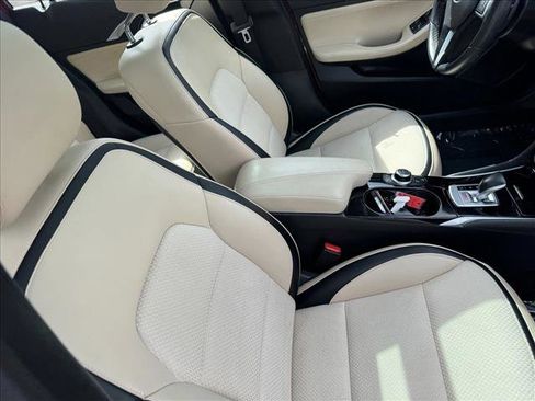 Used 2019 INFINITI QX30 AWD w/ Navigation Package image 20