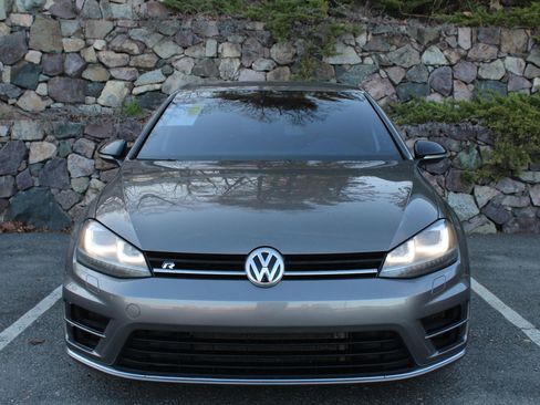 Used 2016 Volkswagen Golf 4-Door AWD/4WD image 3