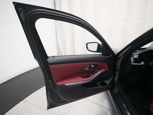 Used 2022 BMW 330e xDrive w/ Premium Package AWD/4WD image 28