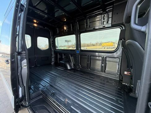 Used 2023 Mercedes-Benz Sprinter 2500 image 22