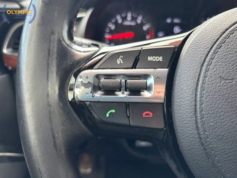 Used 2018 Kia Cadenza Premium image 22