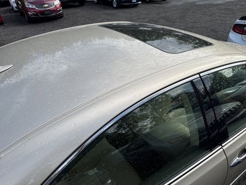 Used 2011 Lexus ES 350 image 10