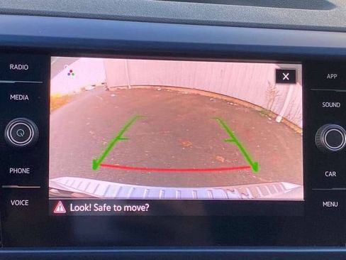 Used 2022 Volkswagen Taos SE w/ Panoramic Sunroof Package image 21