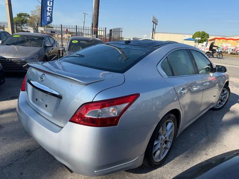Used 2010 Nissan Maxima 3.5 SV w/ Premium Pkg image 3