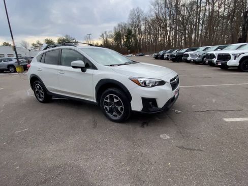 Used 2019 Subaru Crosstrek 2.0i Premium w/ Eyesight System image 3