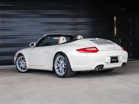Used 2010 Porsche 911 Carrera S RWD image 3