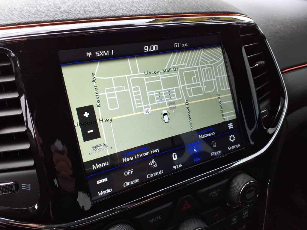 Used 2021 Jeep Grand Cherokee Laredo X AWD/4WD image 18