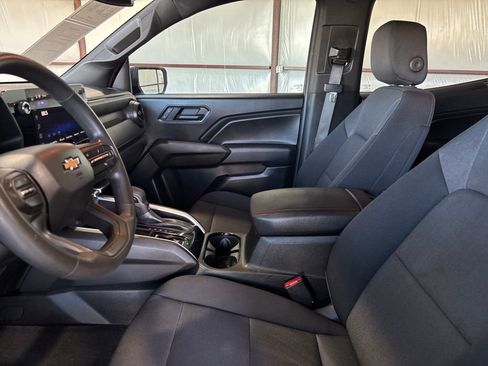 Used 2025 Chevrolet Colorado W/T image 11
