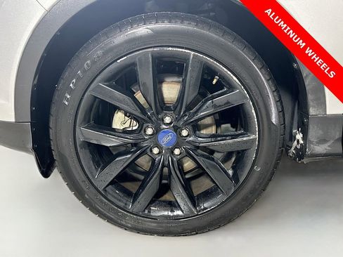 Used 2018 Ford Escape SE w/ SE Sport Appearance Package image 28
