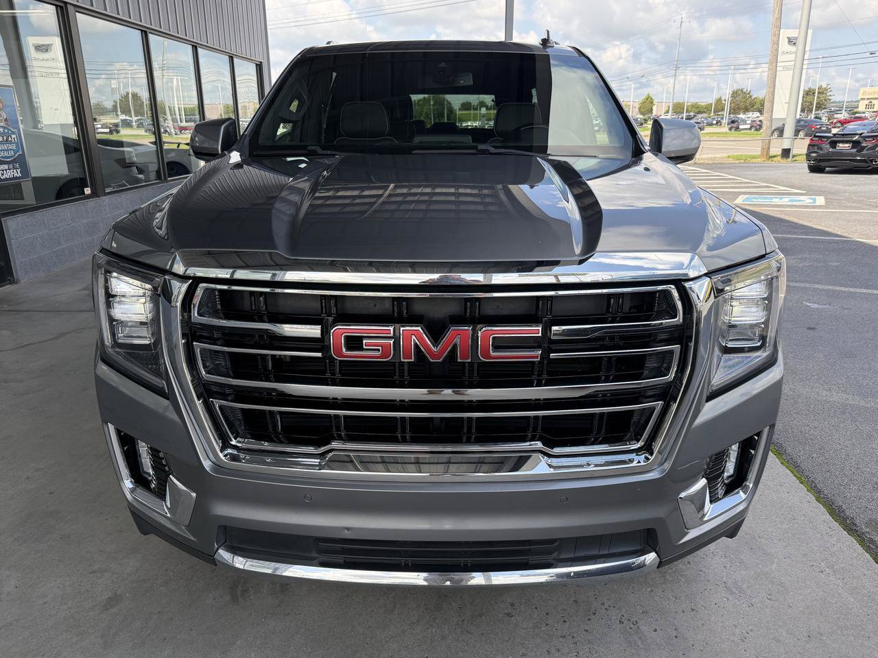 Used 2021 GMC Yukon SLT AWD/4WD image 2