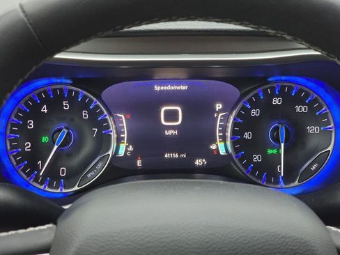 Used 2022 Chrysler Pacifica Touring-L image 31