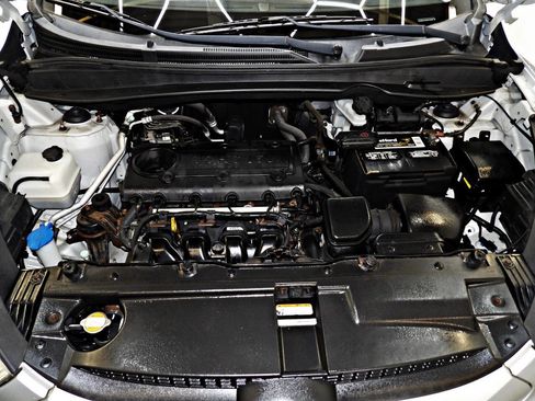 Used 2011 Hyundai Tucson GLS image 22