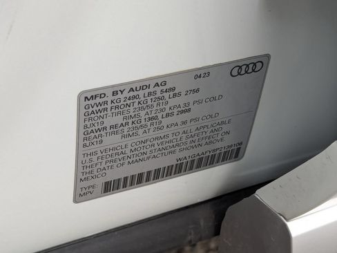 Used 2023 Audi Q5 2.0T Premium w/ Convenience Package AWD/4WD image 43