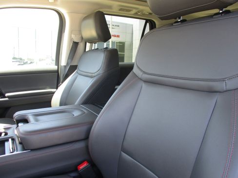 Used 2025 Ford Expedition Max Active AWD/4WD image 16