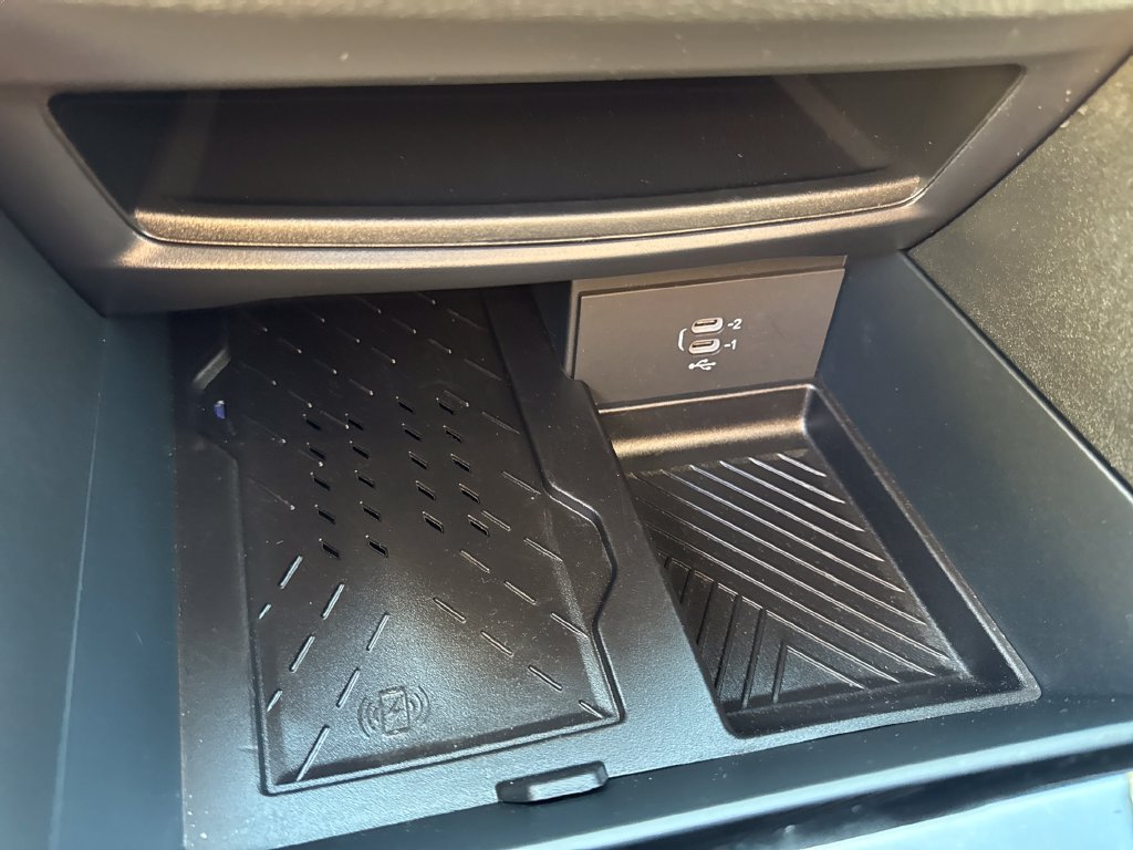 Used 2026 Chrysler Pacifica Limited FWD image 22