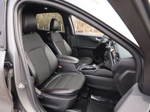 Used 2024 Ford Escape ST-Line w/ Cold Weather Package FWD image 26