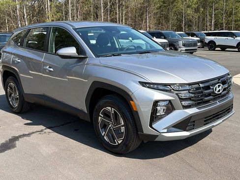 New 2026 Hyundai Tucson Blue SE image 3