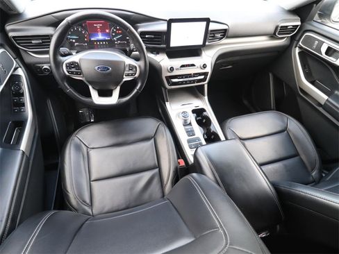 Certified 2022 Ford Explorer XLT w/ Equipment Group 202A image 8